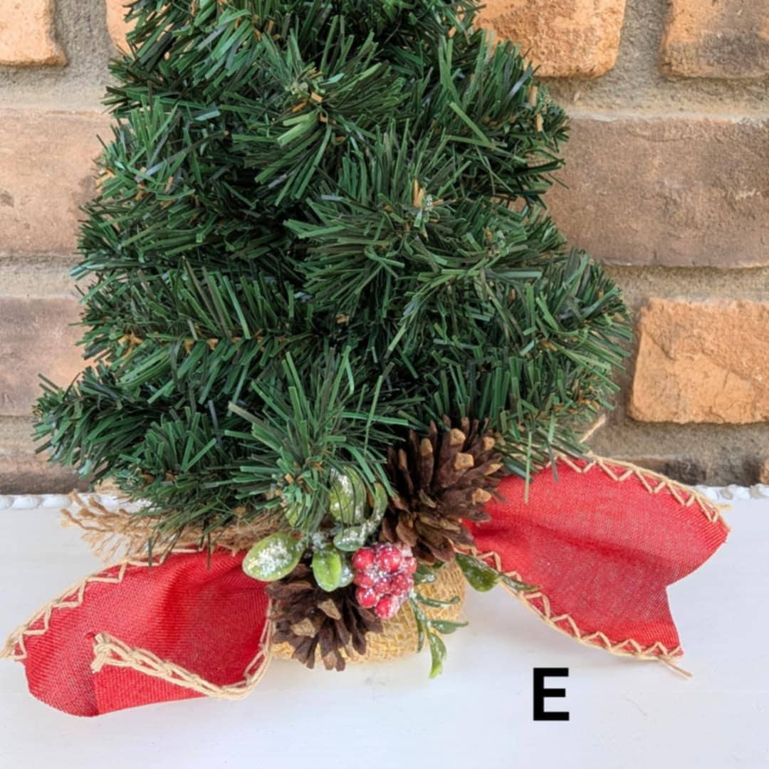 Festive Mini Christmas Tree, Holiday Decor, Faux Christmas Tree Decoration, Holiday Shelf Decor with Pine Cones, Table Centerpiece