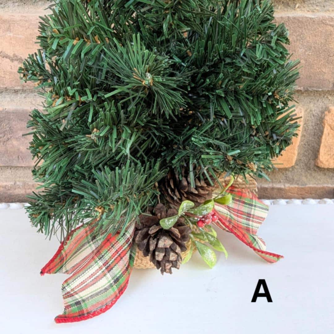 Festive Mini Christmas Tree, Holiday Decor, Faux Christmas Tree Decoration, Holiday Shelf Decor with Pine Cones, Table Centerpiece