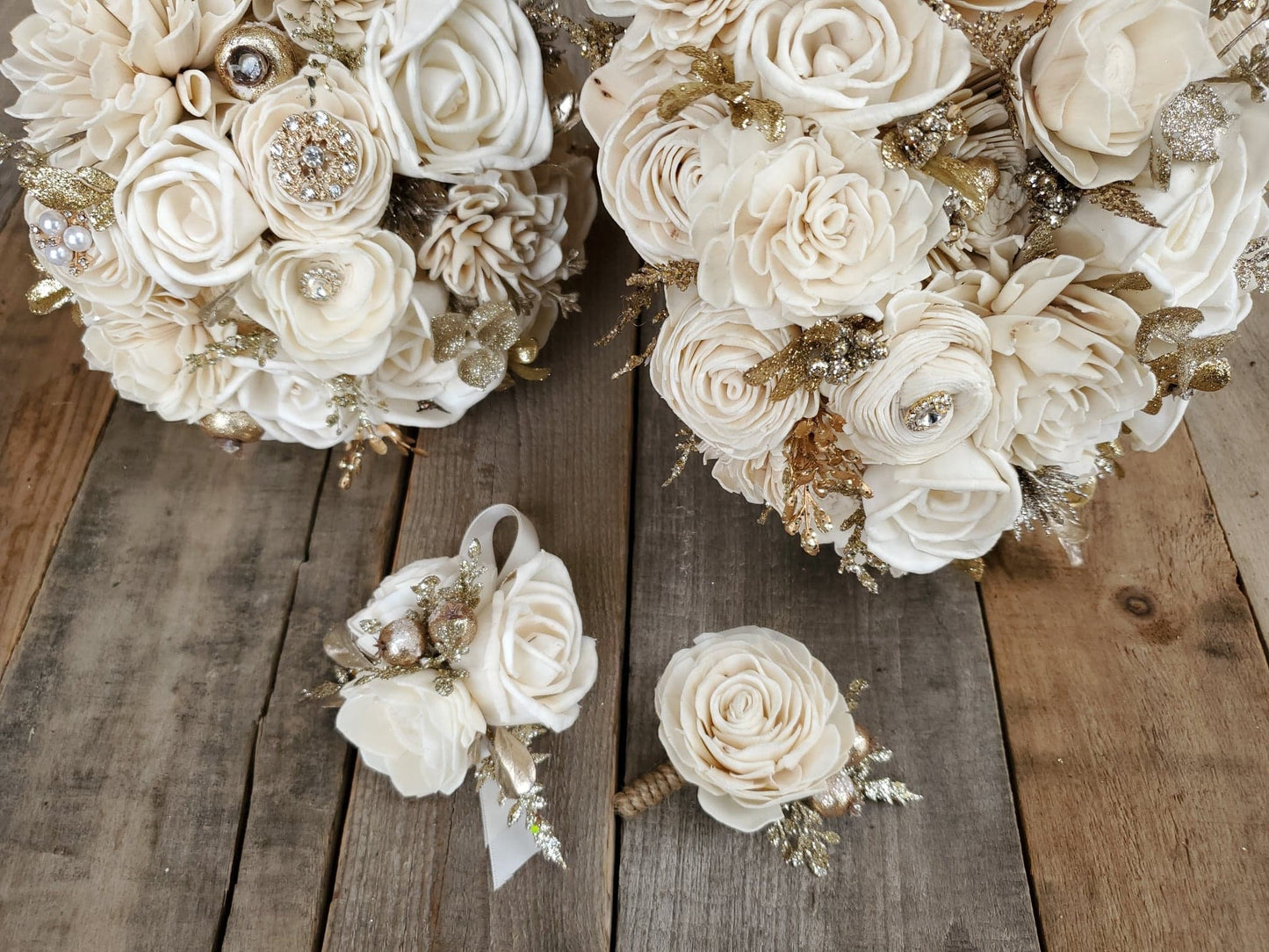Wood Flower Boutonniere for Groom, Groomsmen Boutonnieres, Father of the Bride Boutonniere, Pinned Flower Lapel Pin