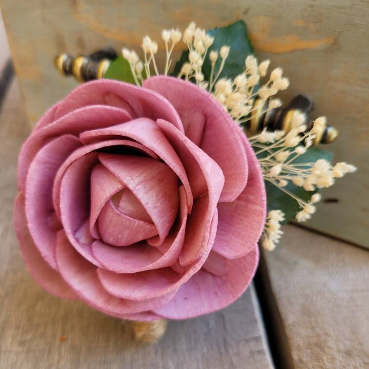 Groom Boutonniere with Wood Flower, Wooden Boutonniere, Groomsmen Pinned Flower for Wedding, Father of the Bride Lapel Pin, Pinned Corsage