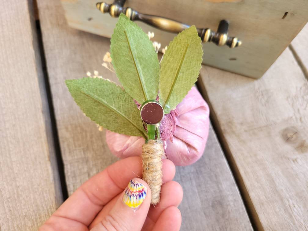 Groom Boutonniere with Wood Flower, Wooden Boutonniere, Groomsmen Pinned Flower for Wedding, Father of the Bride Lapel Pin, Pinned Corsage
