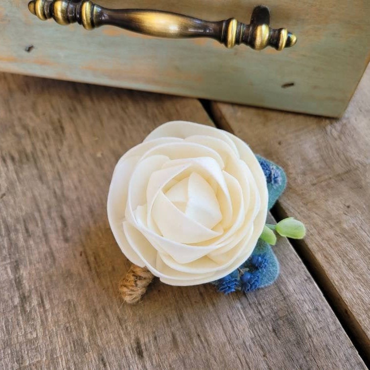 Boutonniere with Wood Flower, Sola Wood Flowers Boutonniere, Lapel Pin for Groom and Groomsmen, Pinned Corsage for Father of the Bride