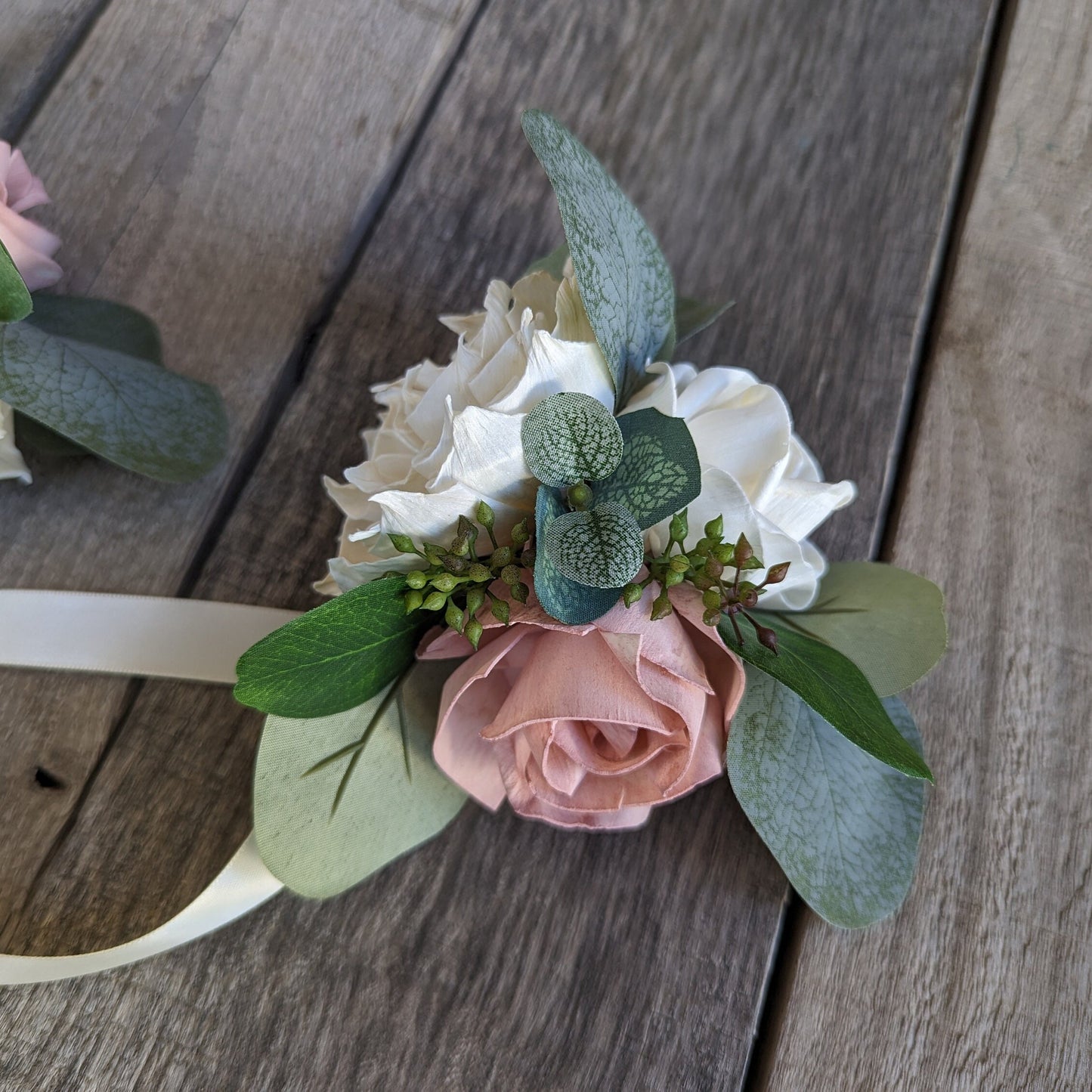 Wedding Wrist Corsage with Wood Flowers, Eucalyptus Wristlet, Wedding Corsage for Bridesmaids, Wooden Flowers Pinned Corsage