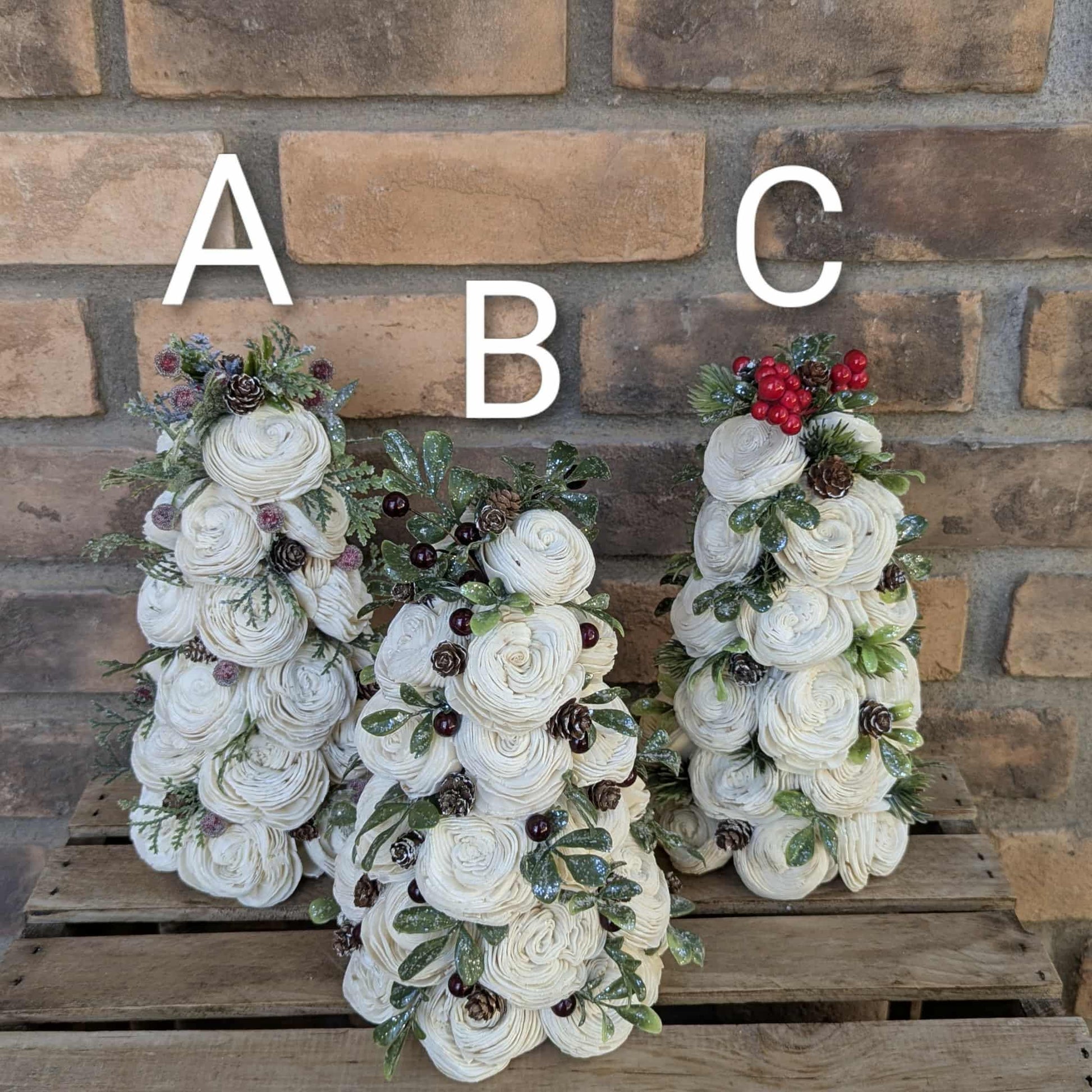 Wood Flower Christmas Tree with Pine Cones, Classic Christmas Decor, Winter Centerpiece, Christmas Table Centerpiece, Host Gift