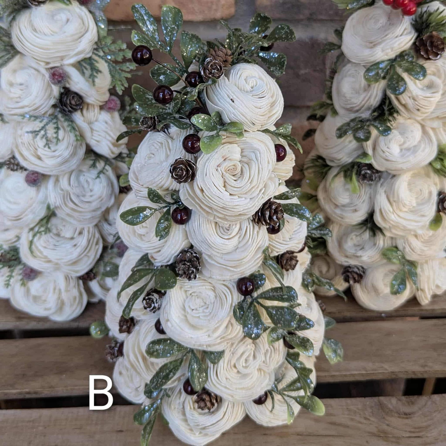 Wood Flower Christmas Tree with Pine Cones, Classic Christmas Decor, Winter Centerpiece, Christmas Table Centerpiece, Host Gift