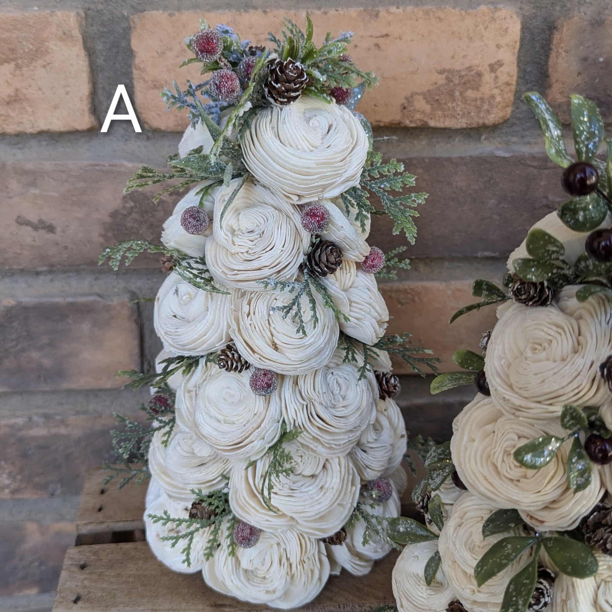 Wood Flower Christmas Tree with Pine Cones, Classic Christmas Decor, Winter Centerpiece, Christmas Table Centerpiece, Host Gift