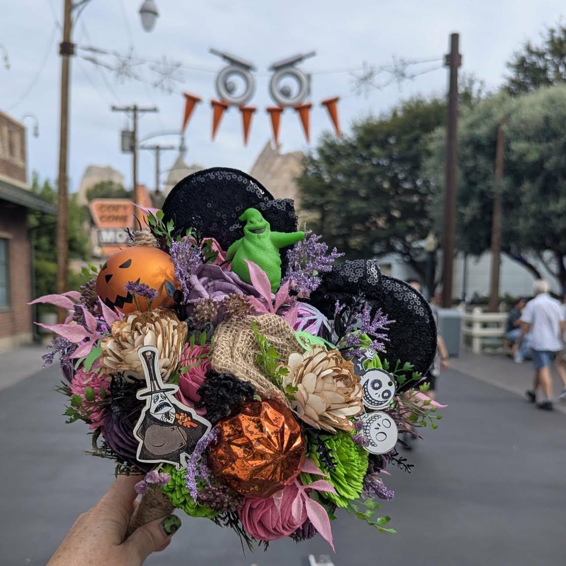 Oogie Boogie Nightmare Before Christmas Inspired Wood Flower Bouquet, Cosplay Bridal Bouquet, Halloween Wedding Flowers, Jack and Sally