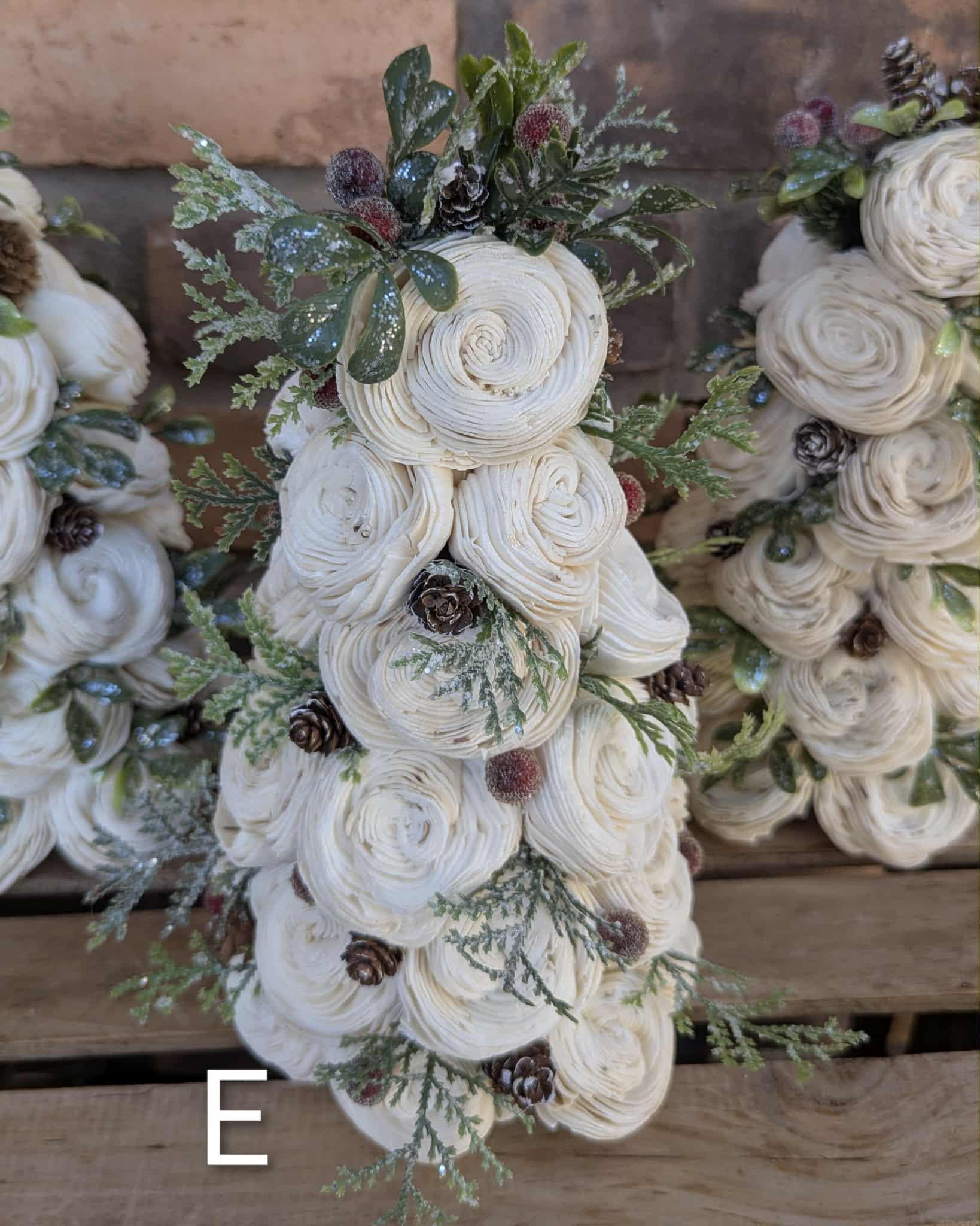 Wood Flower Christmas Tree with Pine Cones, Classic Christmas Decor, Winter Centerpiece, Christmas Table Centerpiece, Host Gift