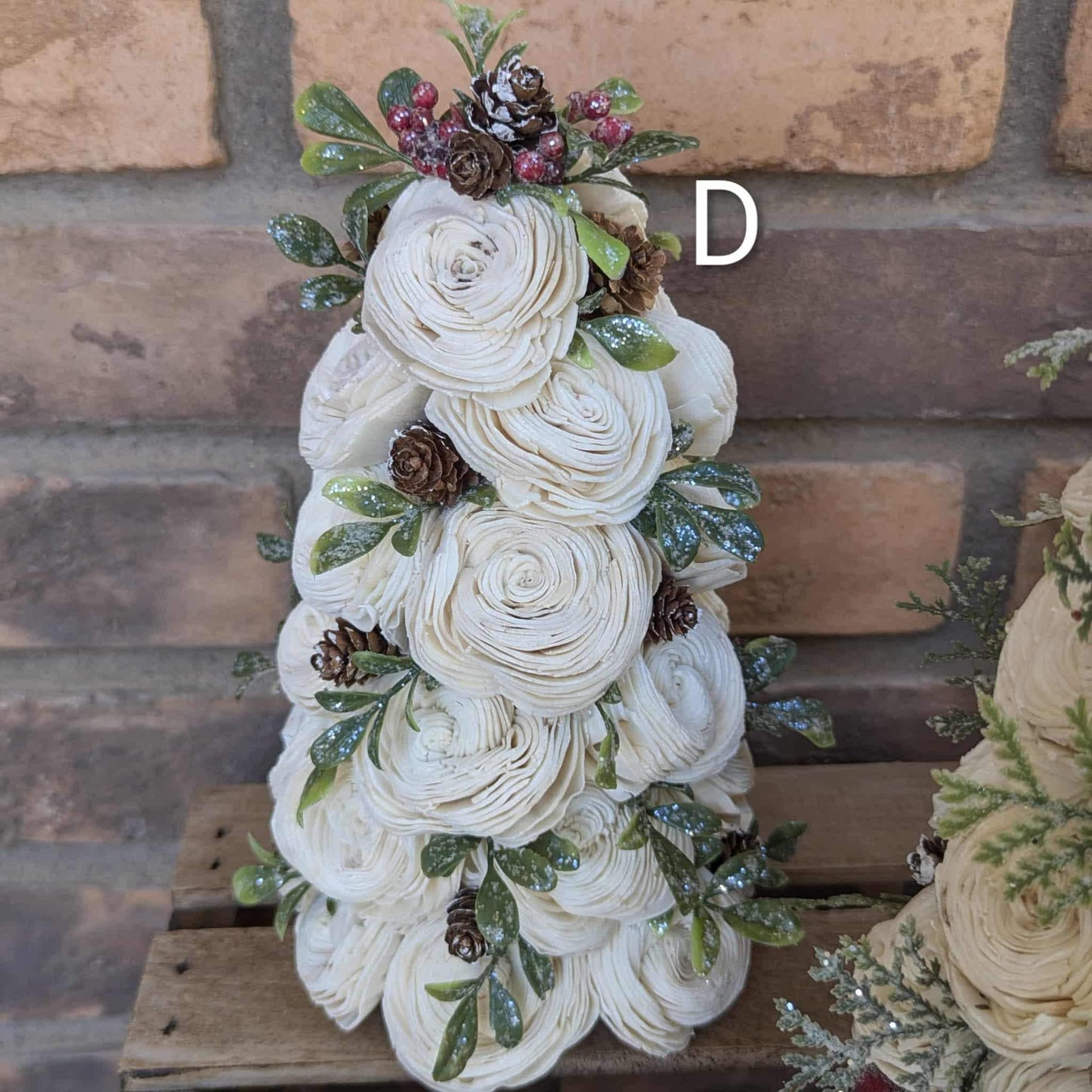 Wood Flower Christmas Tree with Pine Cones, Classic Christmas Decor, Winter Centerpiece, Christmas Table Centerpiece, Host Gift
