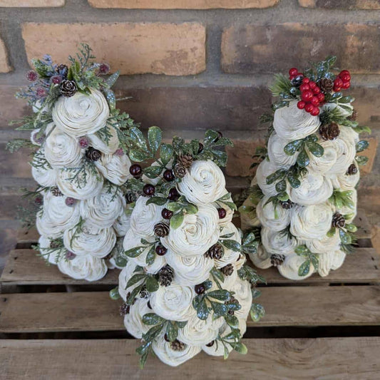 Wood Flower Christmas Tree with Pine Cones, Classic Christmas Decor, Winter Centerpiece, Christmas Table Centerpiece, Host Gift