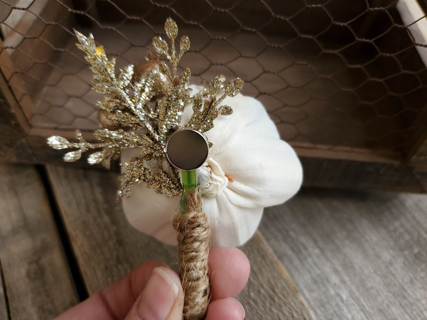 Wood Flower Boutonniere for Groom, Groomsmen Boutonnieres, Father of the Bride Boutonniere, Pinned Flower Lapel Pin