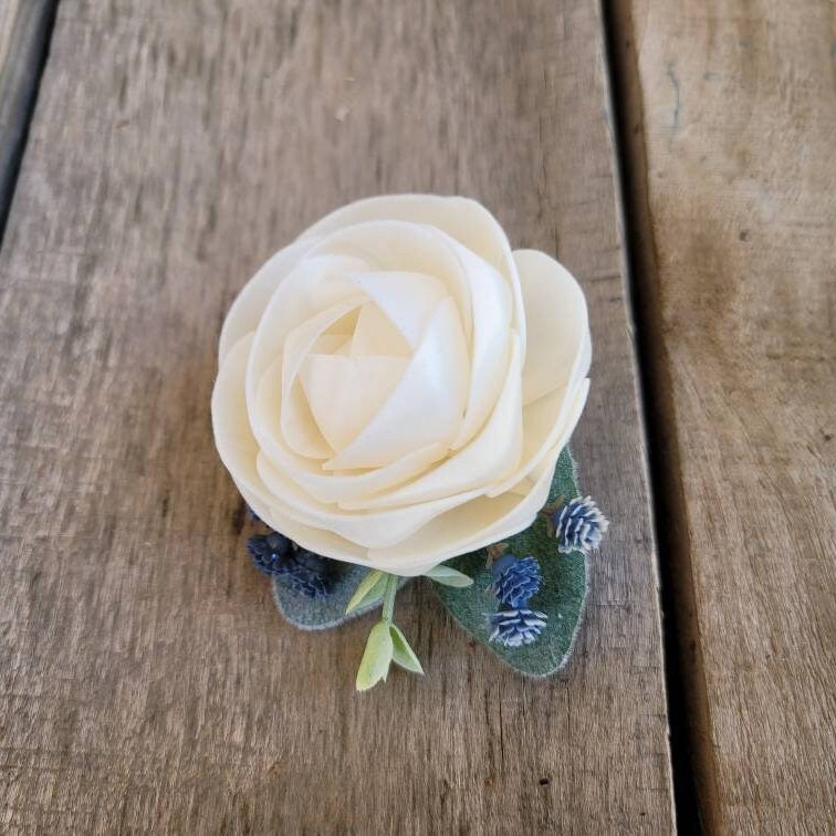 Boutonniere with Wood Flower, Sola Wood Flowers Boutonniere, Lapel Pin for Groom and Groomsmen, Pinned Corsage for Father of the Bride